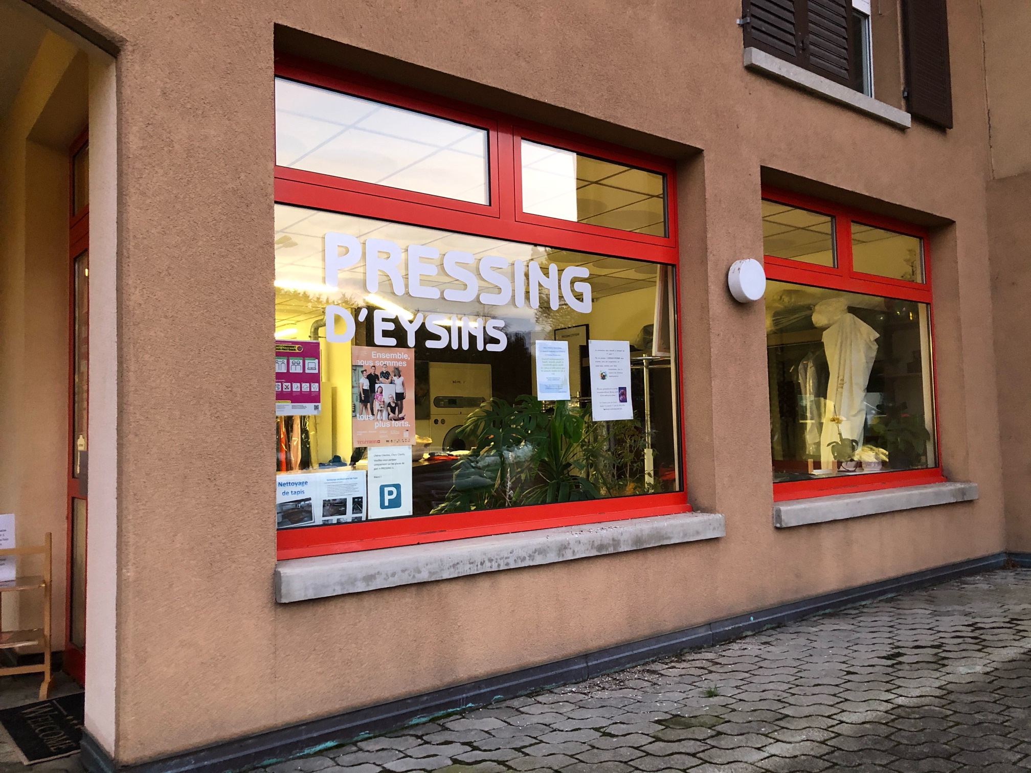 image0 Pressing Eysins local